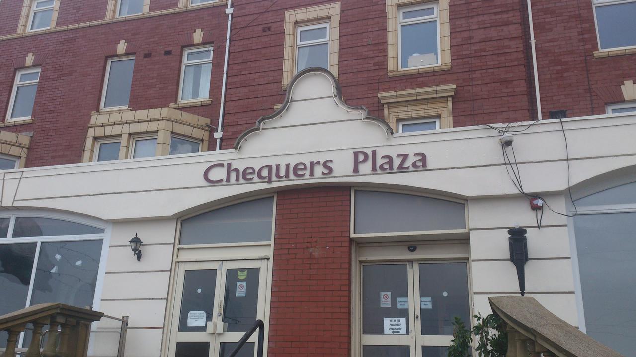 Chequers Plaza Hotel 블랙풀 외부 사진